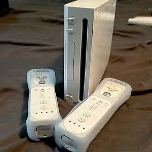 Lightly Used Wii- with cables and two controllers